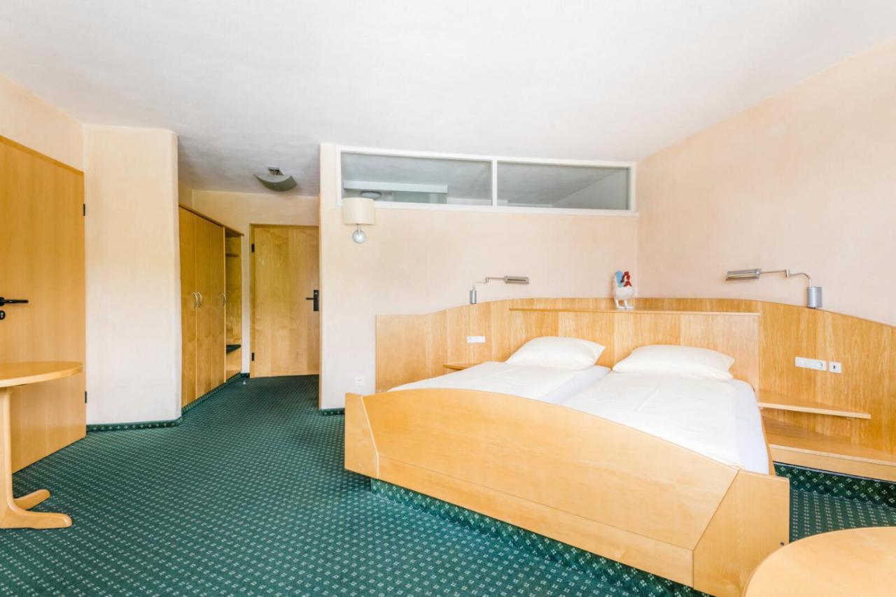Bike- Und Ferienhotel Freiburg Merzhausen Eksteriør billede