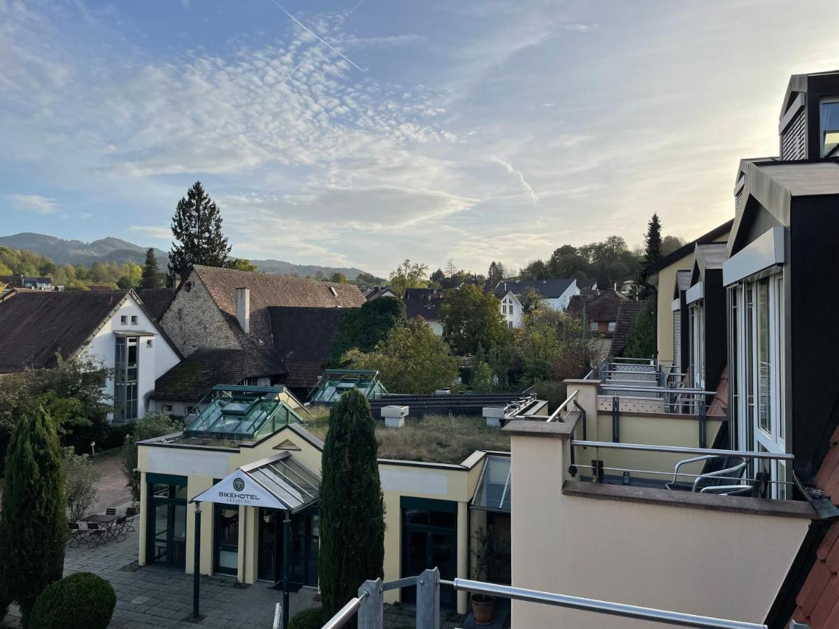 Bike- Und Ferienhotel Freiburg Merzhausen Eksteriør billede