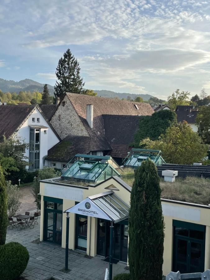 Bike- Und Ferienhotel Freiburg Merzhausen Eksteriør billede
